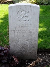 Klagenfurt War Cemetery - Howe, Bertram